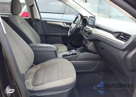 2021 Ford Escape Se z USA, uszkodzony, nr VIN 1FMCU0G65MUB10368